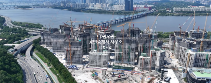 [26년 8월 분양] 8월 전국 아파트 분양 2만8천 가구 예정! 물량 58% 증가, 수도권이 80% 차지 · 반포 디에이치 클래스터 일반 분양 현장 사진 3