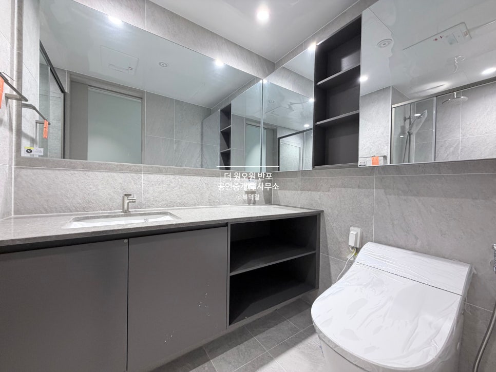 [보증금 2억] 반포 래미안 트리니원 44평 월세｜112A타입·107동 중층, 귀한 소액보증금 매물, 빠르게 선점하세요! 현장 사진 43