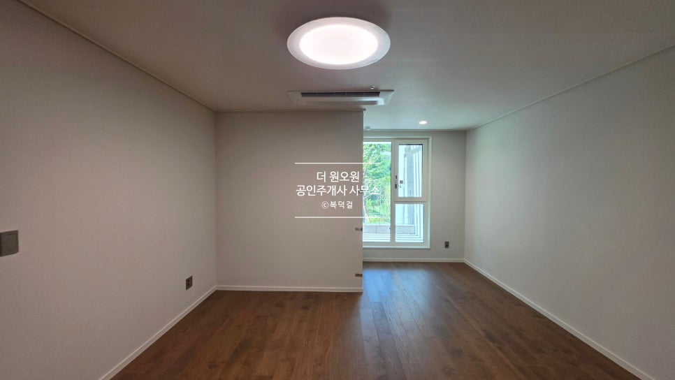 [테라스 하우스] 반포 래미안 트리니원, 50평, 테라스 하우스｜126T2타입, 약 7평 테라스｜월세 20억 · 480만원｜귀한 월세 현장 사진 11