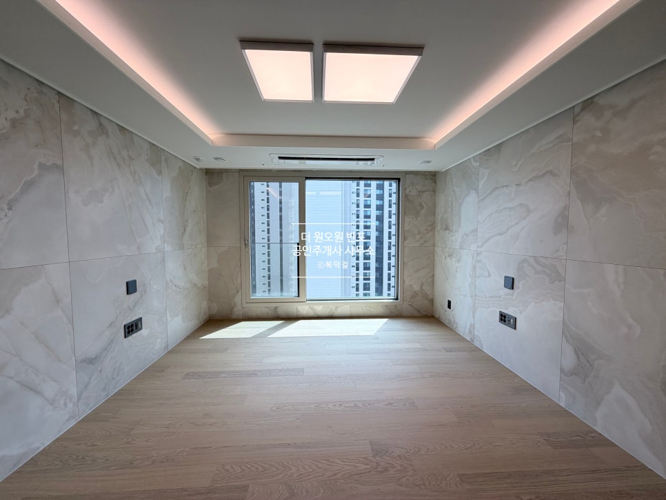 [HOT 인기!] 디에이치 방배 59타입, 전세 12억 · 9월 1일부터 입주 가능한 풀옵션 신축 아파트 · 현시점 가장 핫한 아파트 현장 사진 2