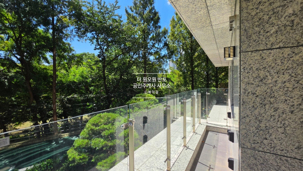 [보증금 인하!] 반포 래미안 트리니원, 50평, 테라스 세대｜월세 10억, 950만원 · 단 두세대 남았다! 정말 귀한 테라스하우스 현장 사진 27