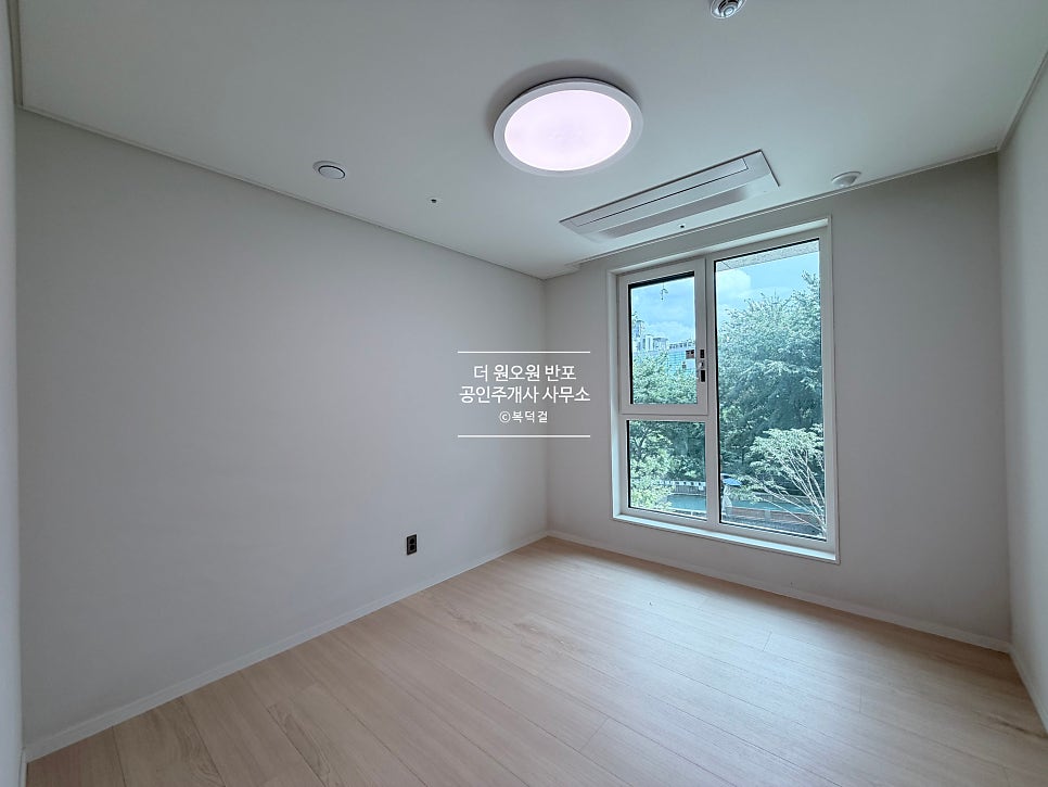 [필로티 세대] 반포 래미안 트리니원, 84A타입 · 34평, 전세 19.5억｜층간소음 걱정 없는 필로티세대｜현시점 최저가 매물 현장 사진 28