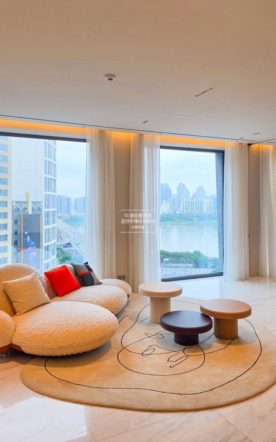 [금액 인하!] 청담에서 가장 높은 곳, 루시아 청담 · 아파트 단 한 세대만 가능한 특별한 금액 · 월세 5억, 1800만원 · 전세 40억 현장 사진 5