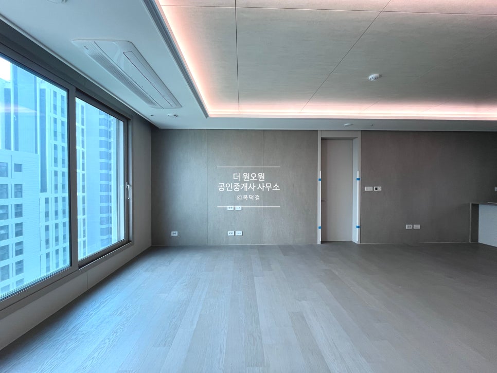 [최저가 전세] 아크로삼성 35평형 A타입, 전세 21억 · 현시점 가장 좋은 조건의 집 · 판상형 구조로 공간 활용도 우수 현장 사진 13