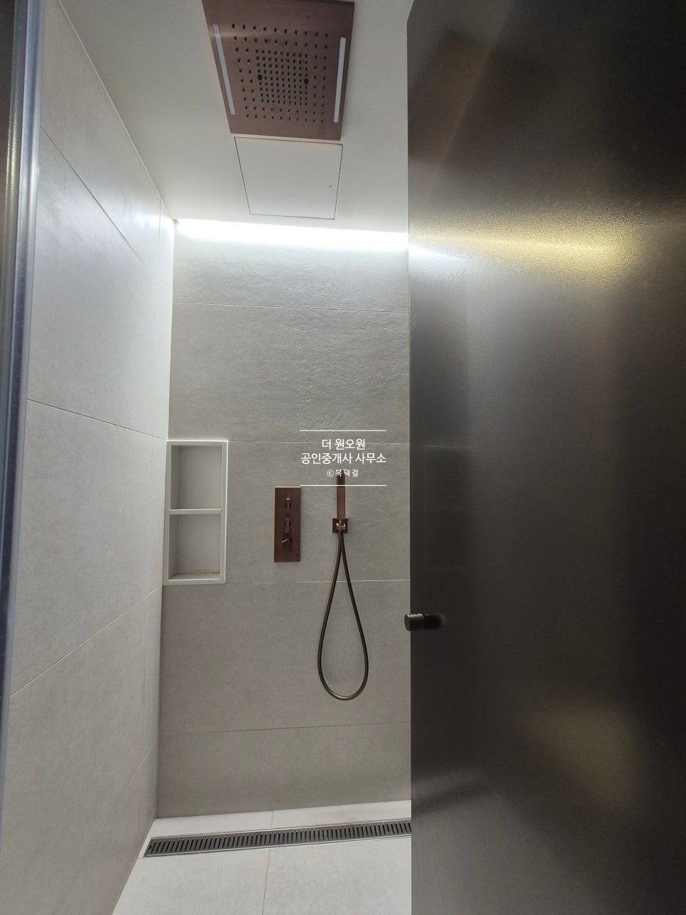 [귀한 투룸 월세] 몬트레아 한남 투룸 월세 최저가 · 보증금 5000만원, 월세 550만원 · 한남동 하이엔드 오피스텔 추천 현장 사진 21