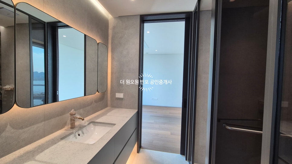 [포제스한강 매매] 102동 로열층 86평형 파노라마 한강뷰 (세대당 주차 3대) 현장 사진 18