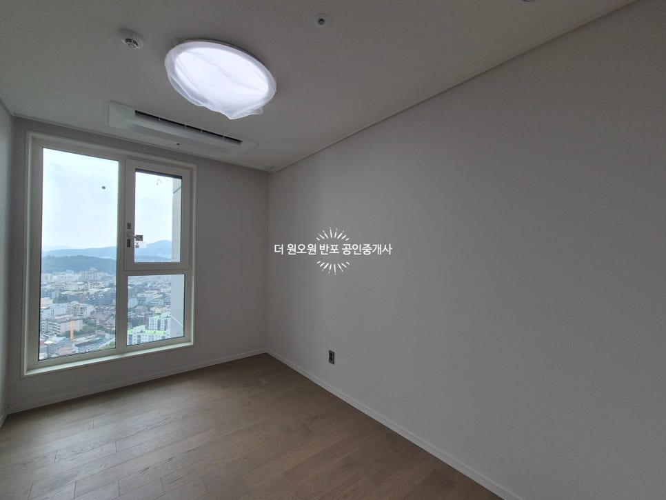 [반포 래미안 트리니원]44평 월세 파노라마 반포천뷰 112C타입 저보증금 추천 현장 사진 21