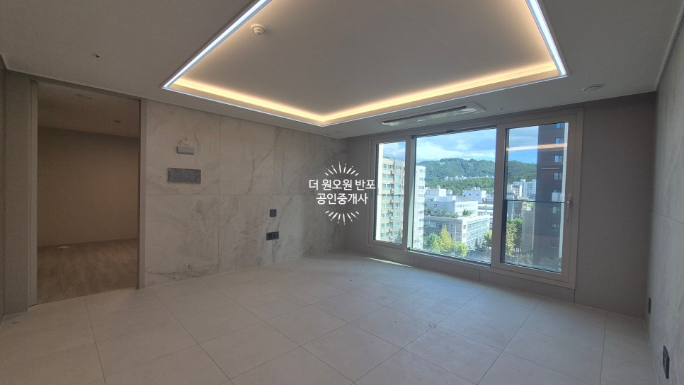 [디에이치방배] 방배초 배정! 34평(84A) 맞통풍 판상형 로열층 전세 현장 사진 4