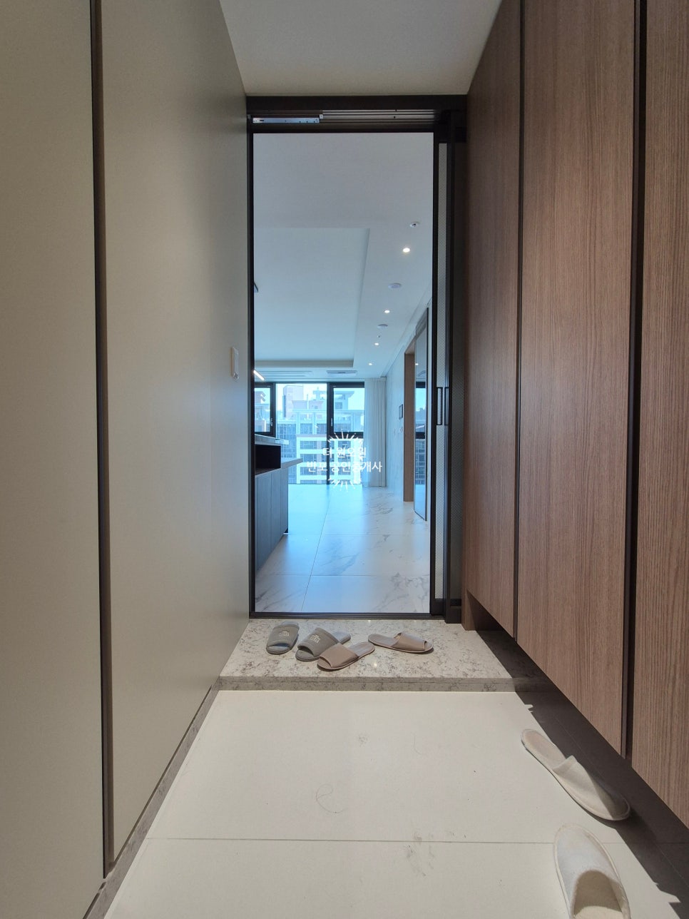 [몬트레아 한남] (전용 약 24평 · 79타입) 2Bed+욕실2개 100% 자주식 주차 현장 사진 7