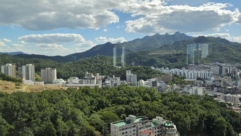 디에이치 방배 월세 · 114A타입, 관악산이 시원하게 펼쳐지는 고층 세대 현장 사진 3