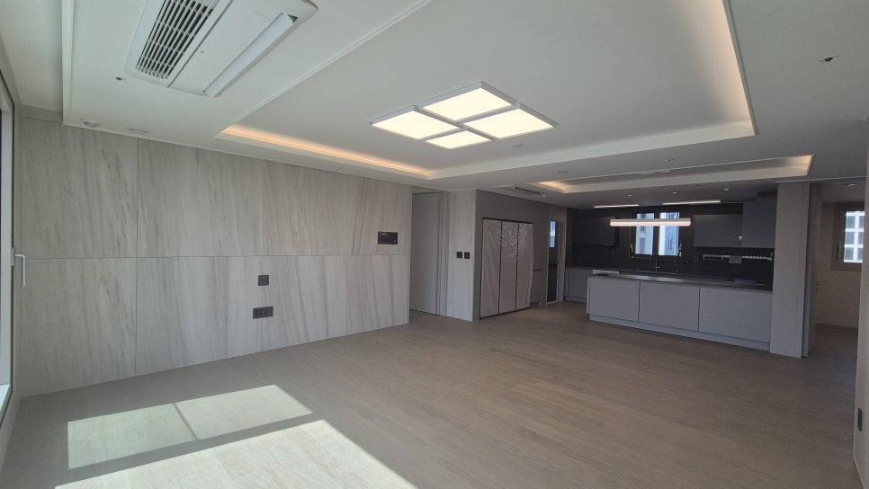 디에이치 방배 월세 · 114A타입, 관악산이 시원하게 펼쳐지는 고층 세대 현장 사진 7