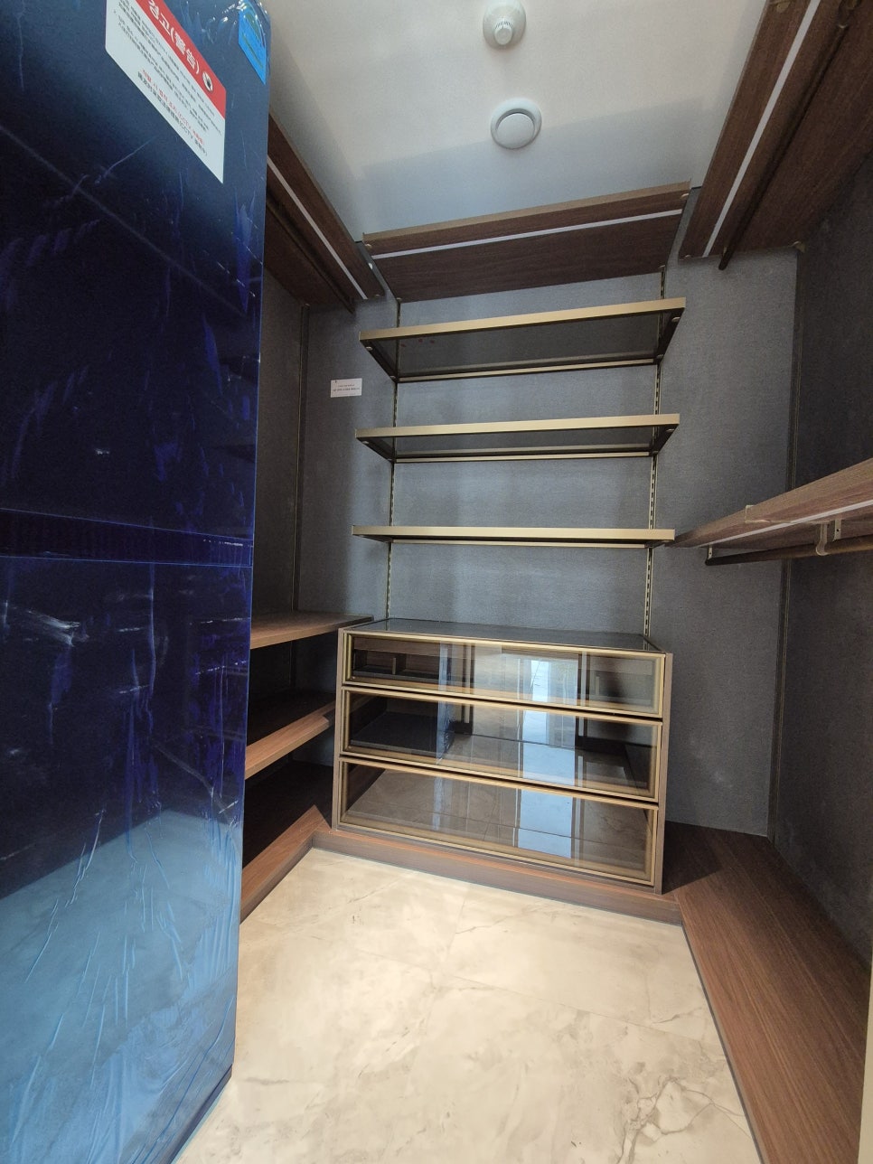 더갤러리832 월세 · 2베드, 강남대로 시티뷰를 담은 서향 듀플렉스 세대 현장 사진 7