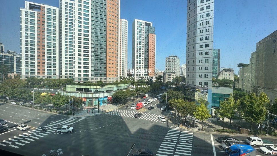 [강남 하이엔드 월세] 상지카일룸블랙 신축첫입주! 막힘없는 뻥뷰 & 풀옵션 원룸원거실 (5,000 · 350) 현장 사진 2
