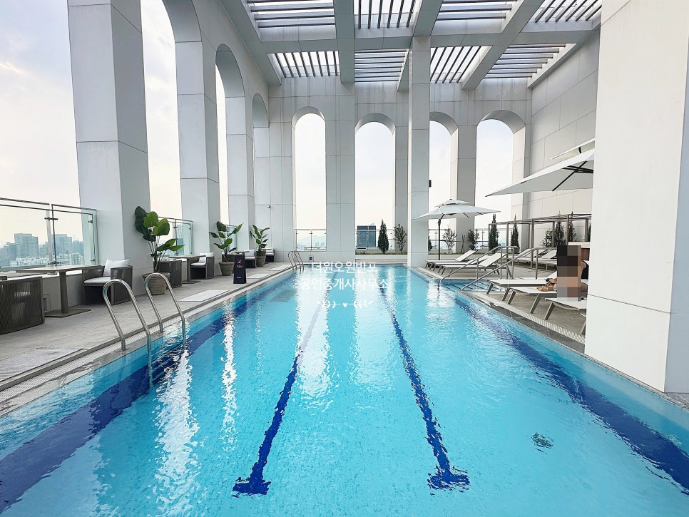 [루카831] 강남역 하이엔드 오피스텔루카831 귀한 테라스 세대 (월세 5,000 · 350) 현장 사진 3